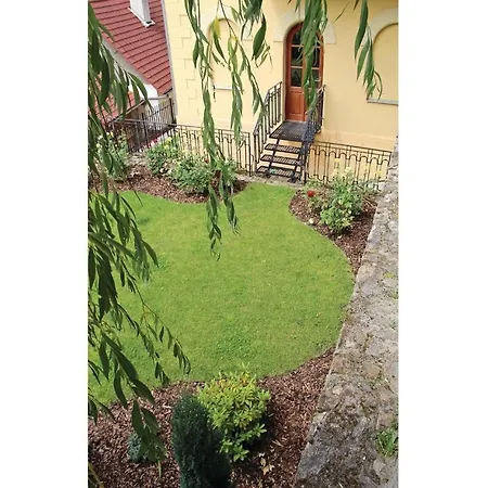 Holiday Hradni Tatil Evi